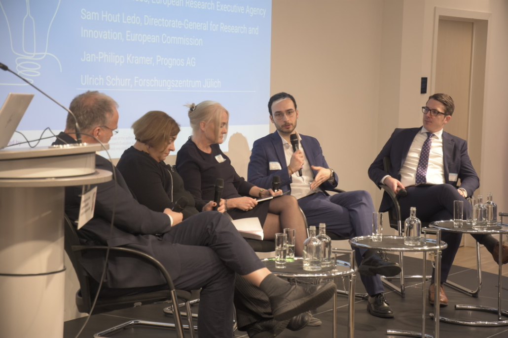 374A61E0-4F0B-4828-8B92-B1529E8E0D42_1_105_c